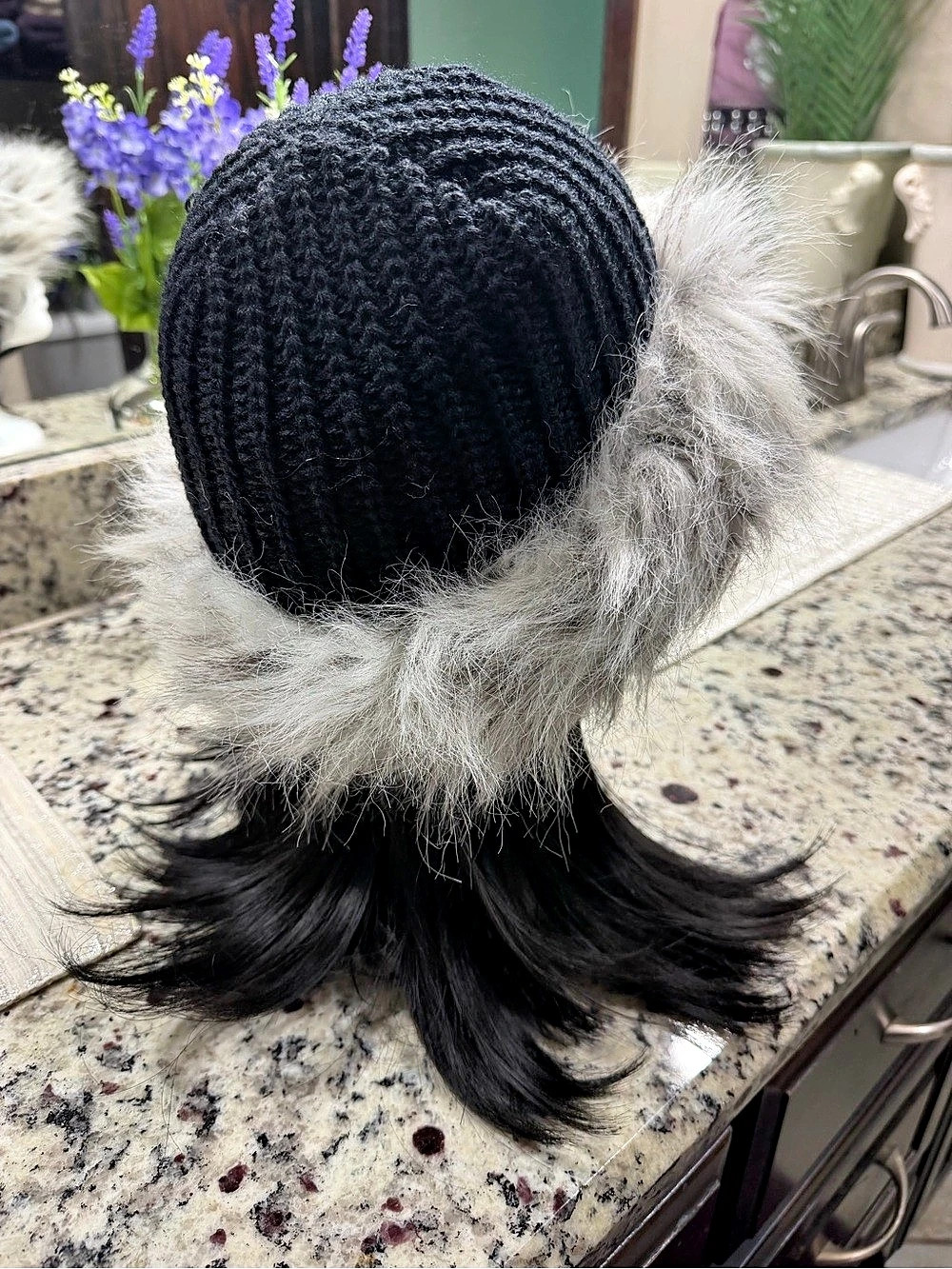 Black & Gray Knit Fur Trim Hat Like New